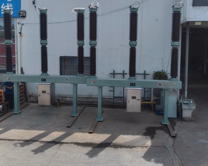 Lw36-126kv 110kv 3150A 50ka Outdoor AC High Voltage Sf6 Circuit Breaker 3p Breaker